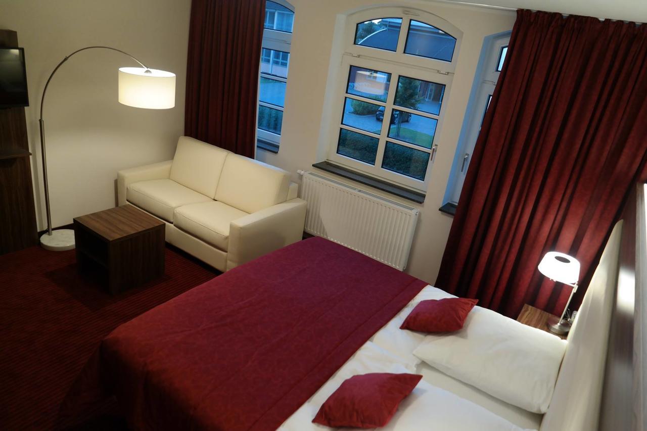 Hotel Restaurant Zum Hollengrund Heeslingen Buitenkant foto