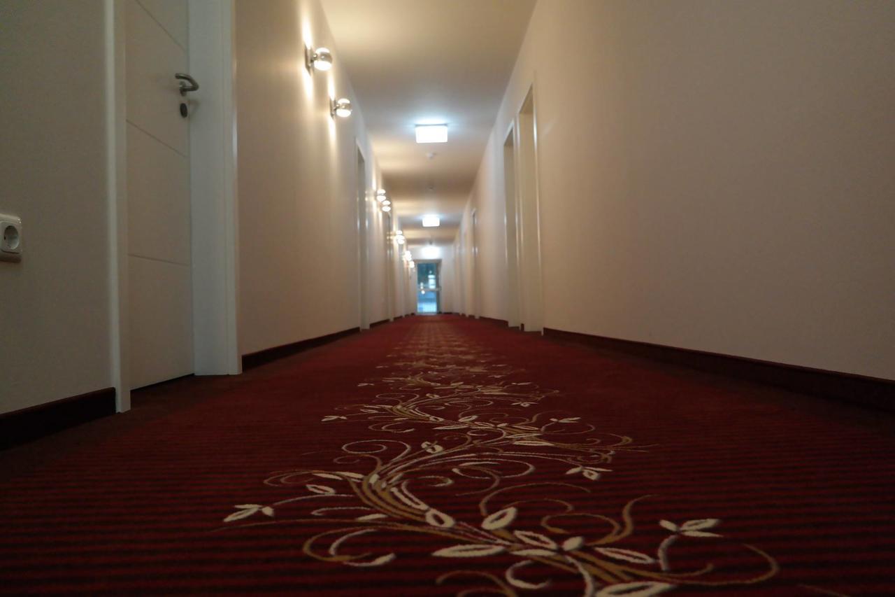 Hotel Restaurant Zum Hollengrund Heeslingen Buitenkant foto