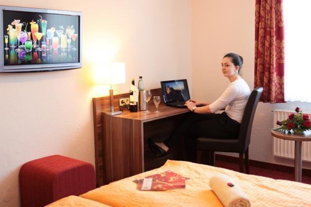 Hotel Restaurant Zum Hollengrund Heeslingen Buitenkant foto